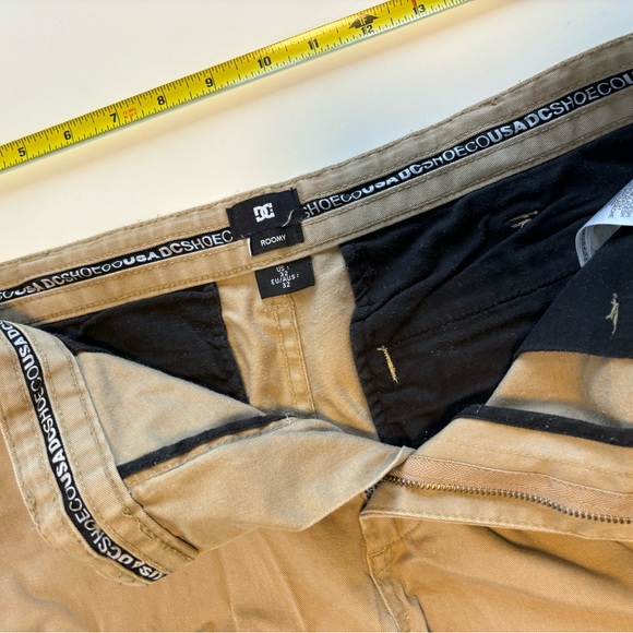 DC Shorts 32 Roomy Fit - Picture 3 of 3